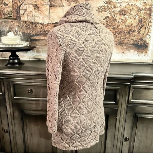 Old Navy Loosen Knit Sweater Tan size Large - Picture 4 of 8